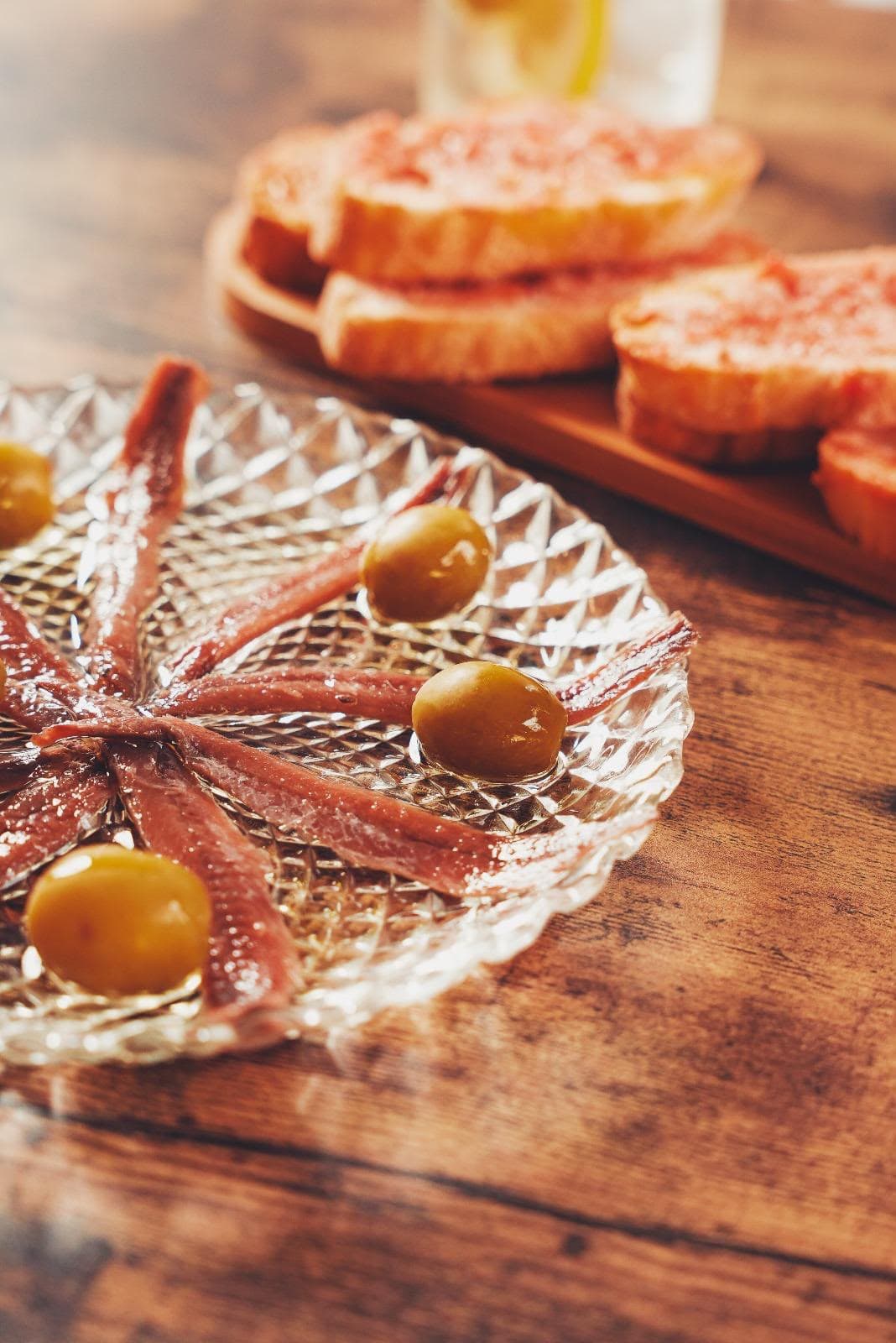 Anchoas con pan con tomate